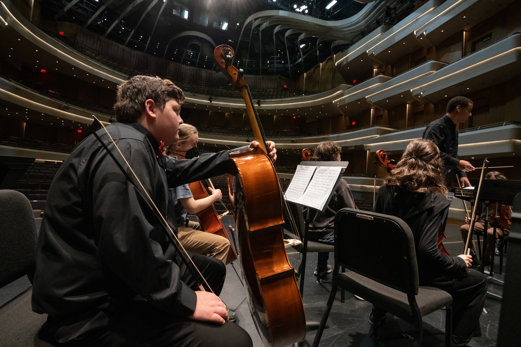 Orchestrating a symphony of connections in community music education