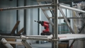 Questo video ST 2000-22 mostra le caratteristiche e i vantaggi dell'avvitatore cordless Hilti&#39;s sulla piattaforma batteria Nuron, per HOL