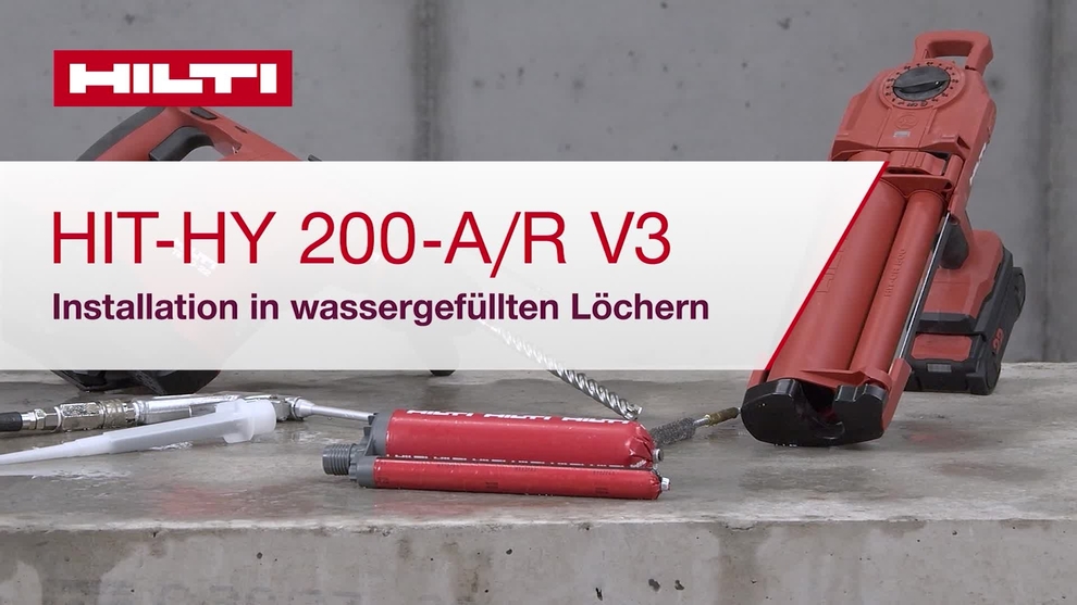 Anleitungsvideo für den chemischen Dübel HIT HY 200-A/R-V3, in dem gezeigt wird, wie der Dübel in wassergefüllten Löchern zum Einsatz kommt.