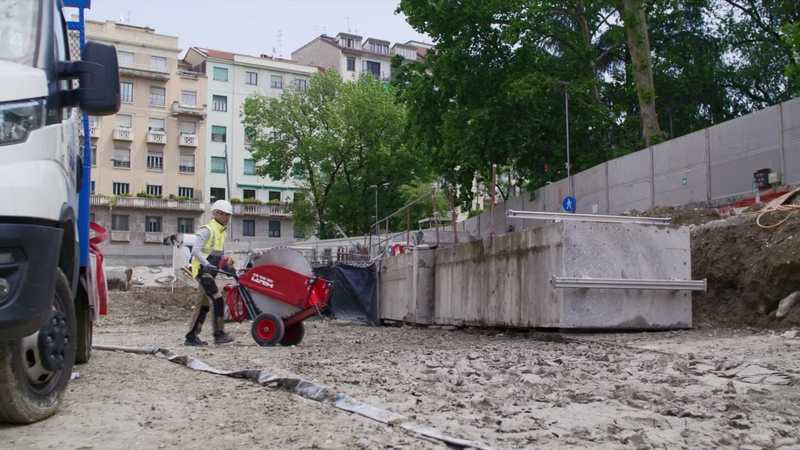 A DST 20-CA falvágó (G02) promóciós videója, mely kiemeli a termelékenységét elősegítő jellemzőit.