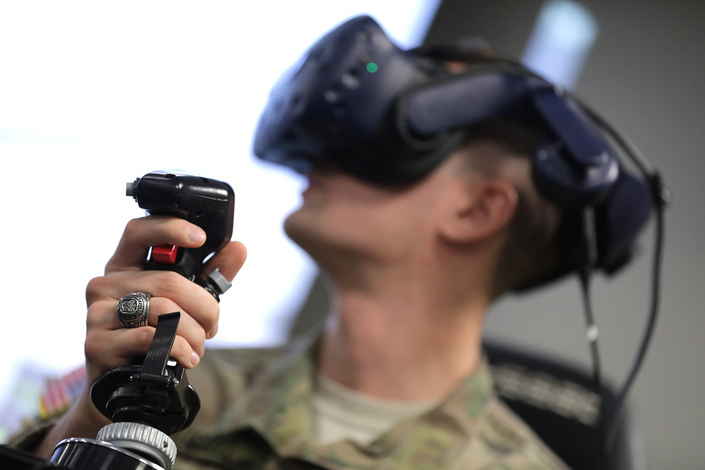 Alumnus returns to Blacksburg with VR-based pilot training program