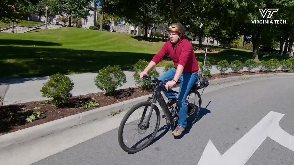 Tracking air pollution with two wheels