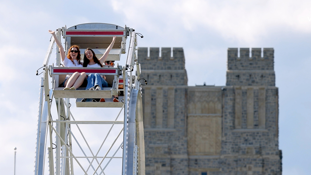 Students fill the Drillfield for Gobblerfest