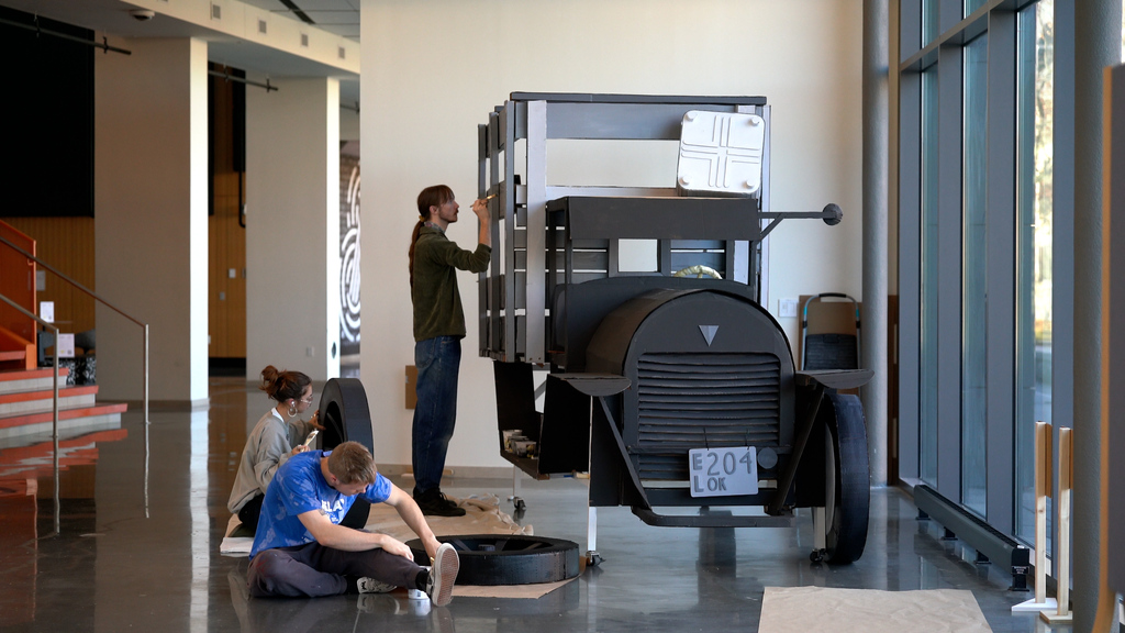 Art project turns still images into a full-scale model