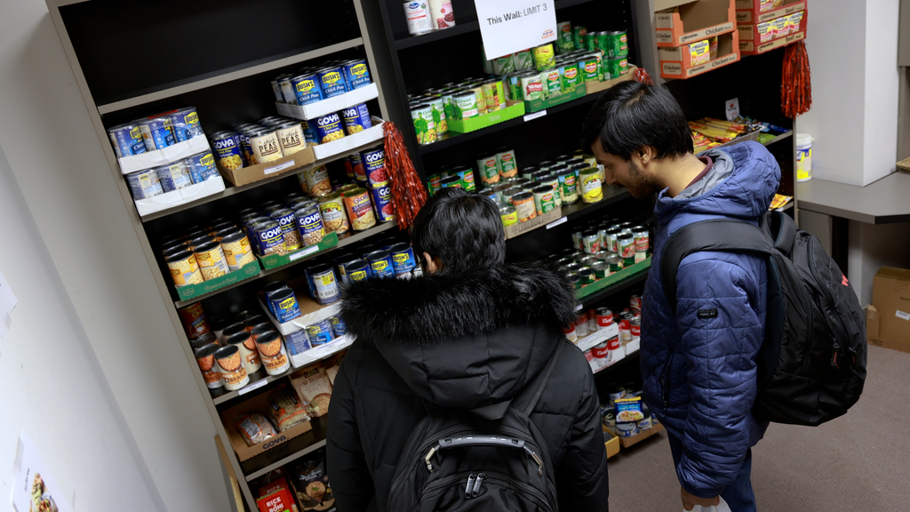 Pop-up pantry helps students in Northern Virginia