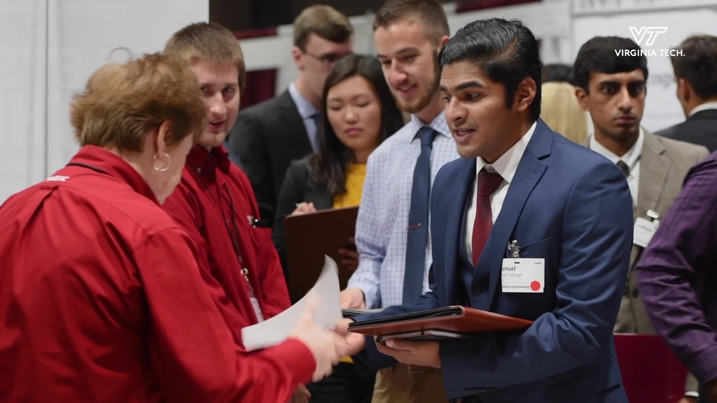 Engineering students attend career fair to find internships, jobs