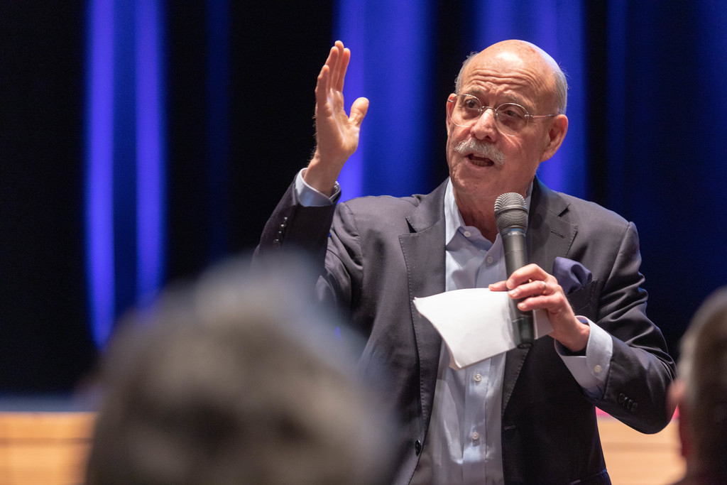 Economic and social theorist Jeremy Rifkin speaks to crowd at Moss Arts Center