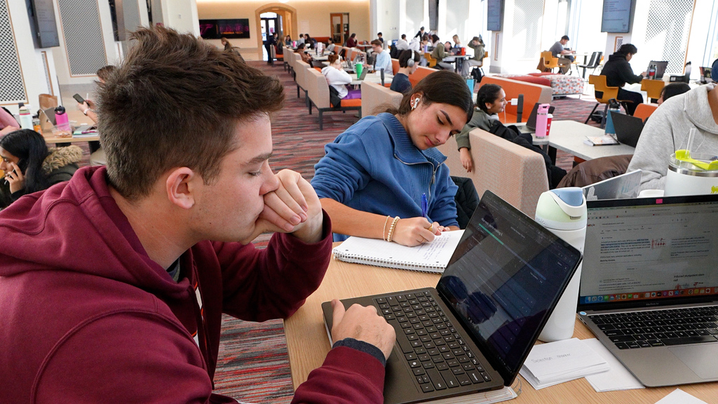 Students fill up study spaces on Reading Day