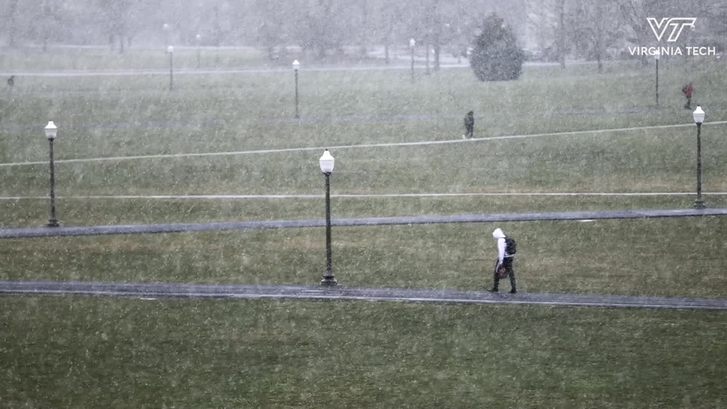 Snow shower graces Blacksburg campus