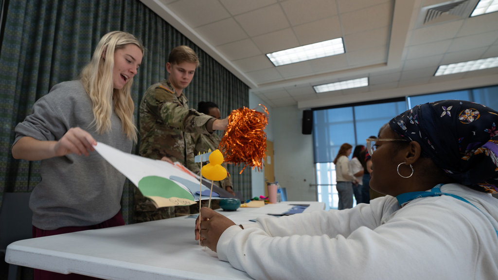 Interdisciplinary course fosters collaboration