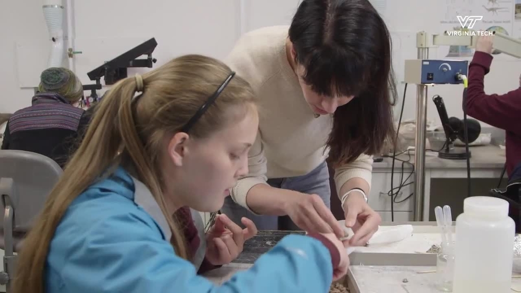 Virginia Tech students uncover fossils, prepare for study