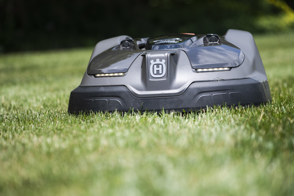 Hahn Horticulture Garden Adds Robotic Lawnmower