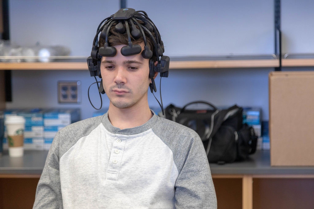 Neuroscience students play Pong with their brains