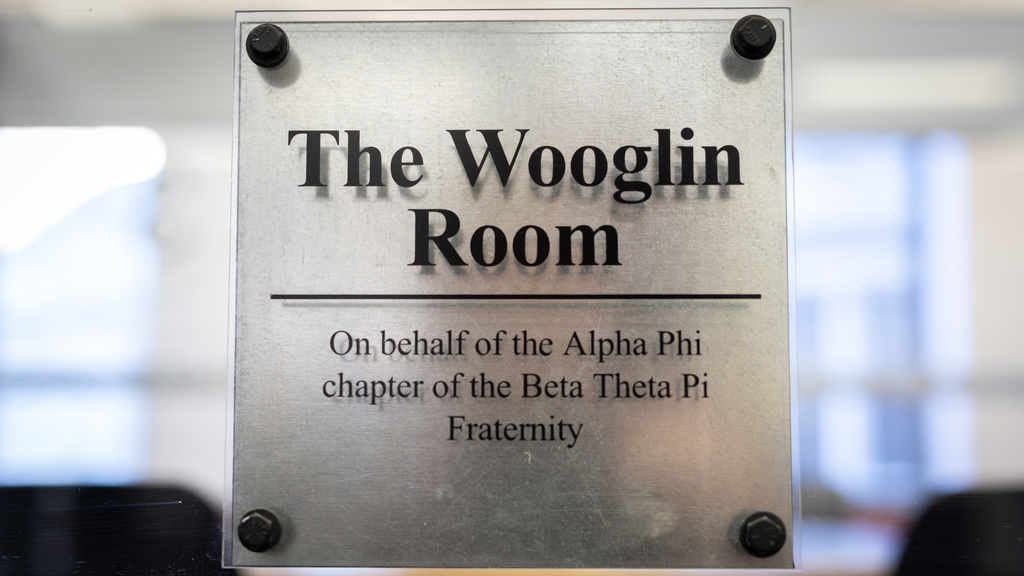 Beta Theta Pi gifts University Libraries with donation for group study space