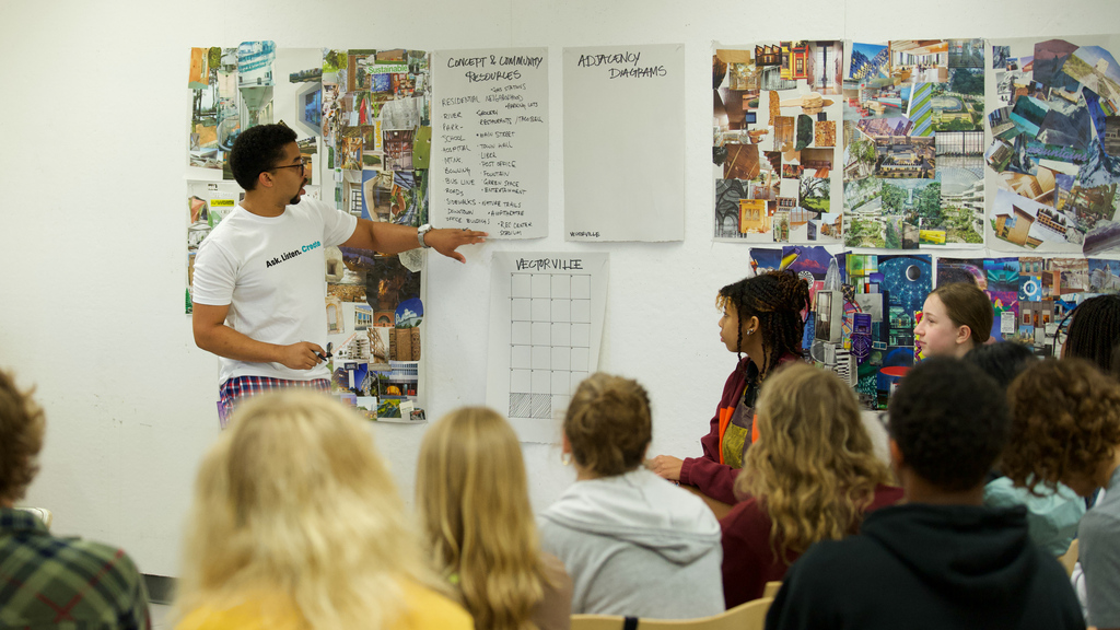 High school students learn from industry professionals at Inside Design camp