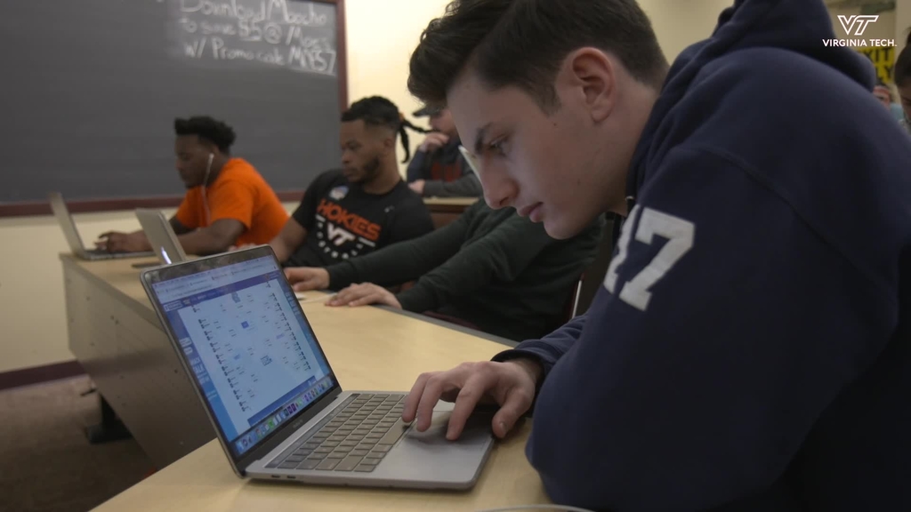 Bill Roth's sports media class aims to predict Final Four