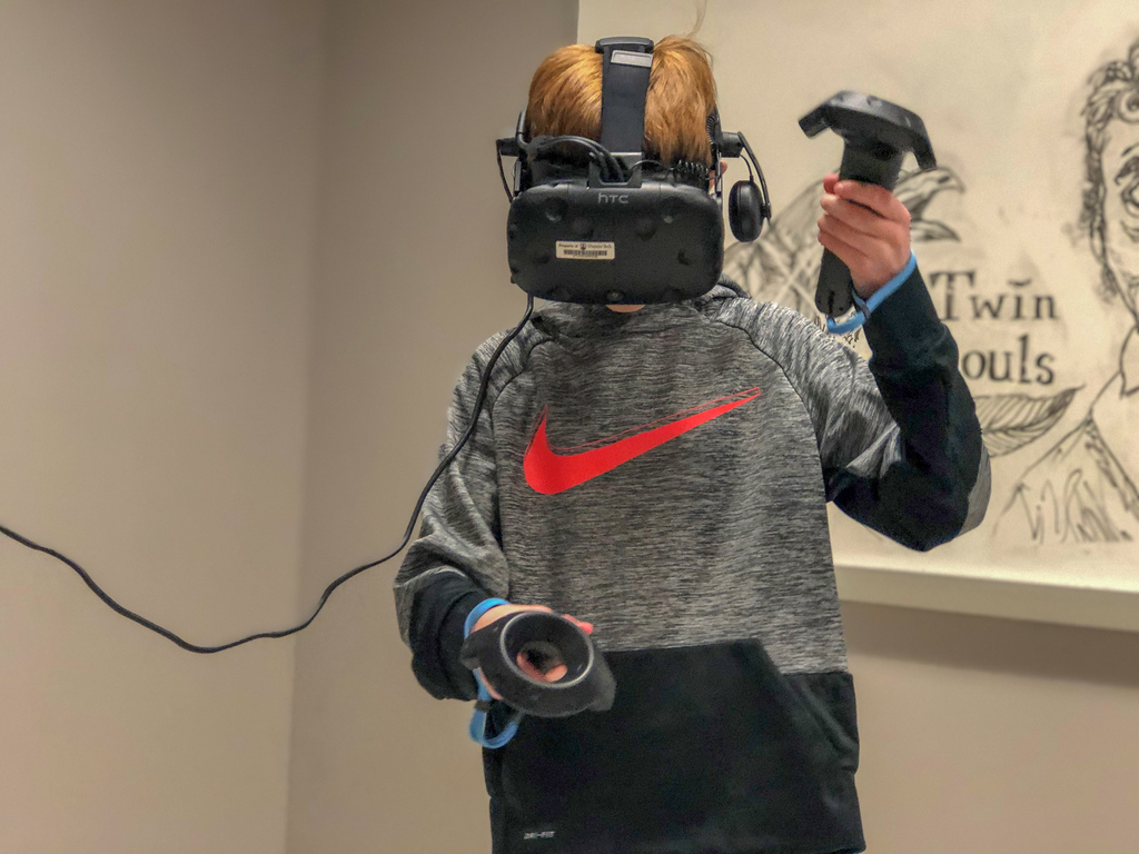 University Libraries builds Virtual Environments Studio for local middle schoolers 