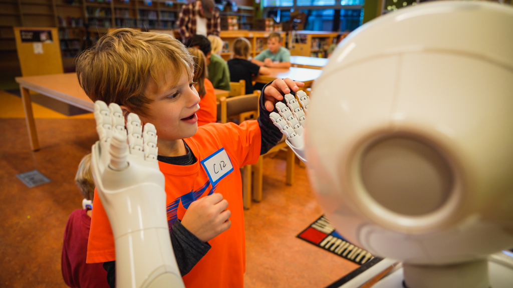 After-school program blends arts and robotics to spark students' interest in STEAM education