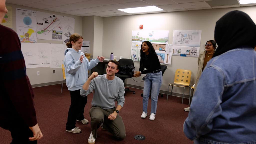 "Yes, and..." Architecture students learn through improv