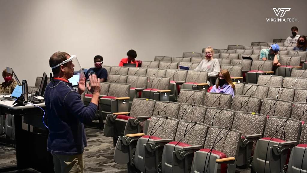 Freshmen Hokies Get Help With First Year Experience Program