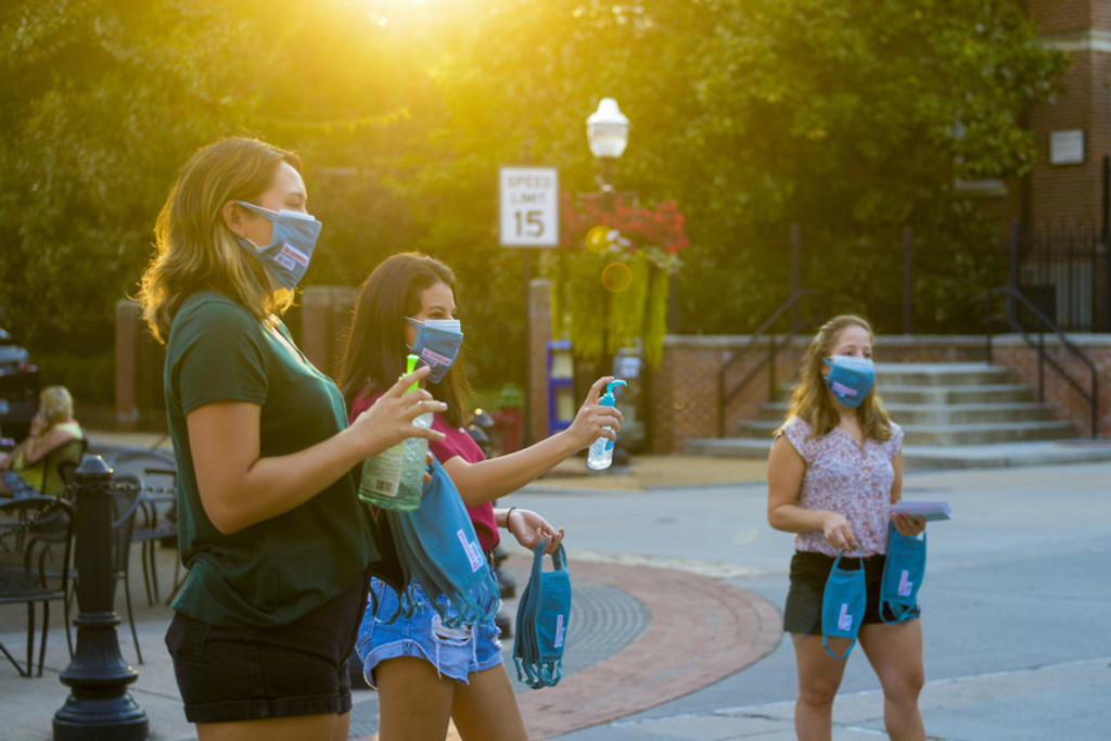 Students share COVID-19 resources in downtown Blacksburg