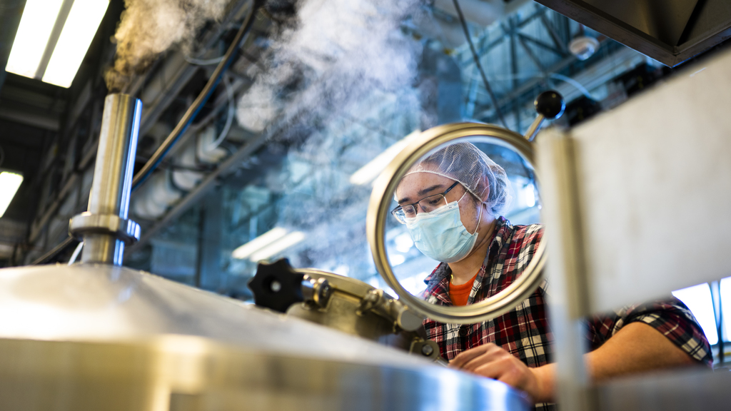 Brewing Class Offers Hands On Experience While Adapting To COVID 19 Protocols