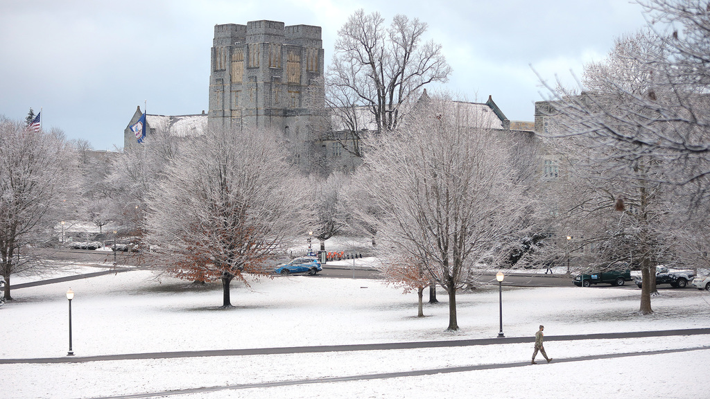 Overnight snow adorns Blacksburg campus