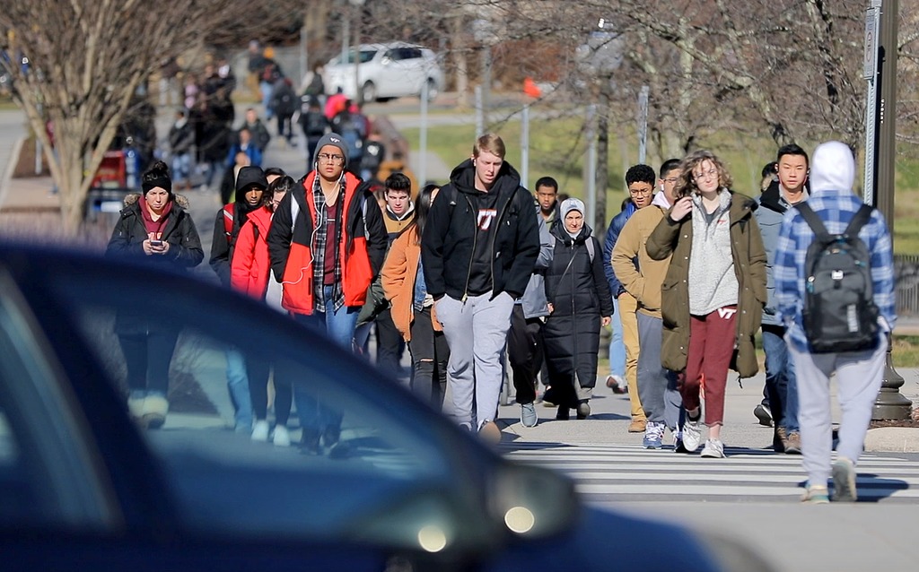 Blacksburg campus springs to life as semester begins