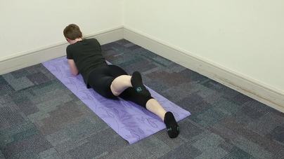 prone kneeling leg extensions